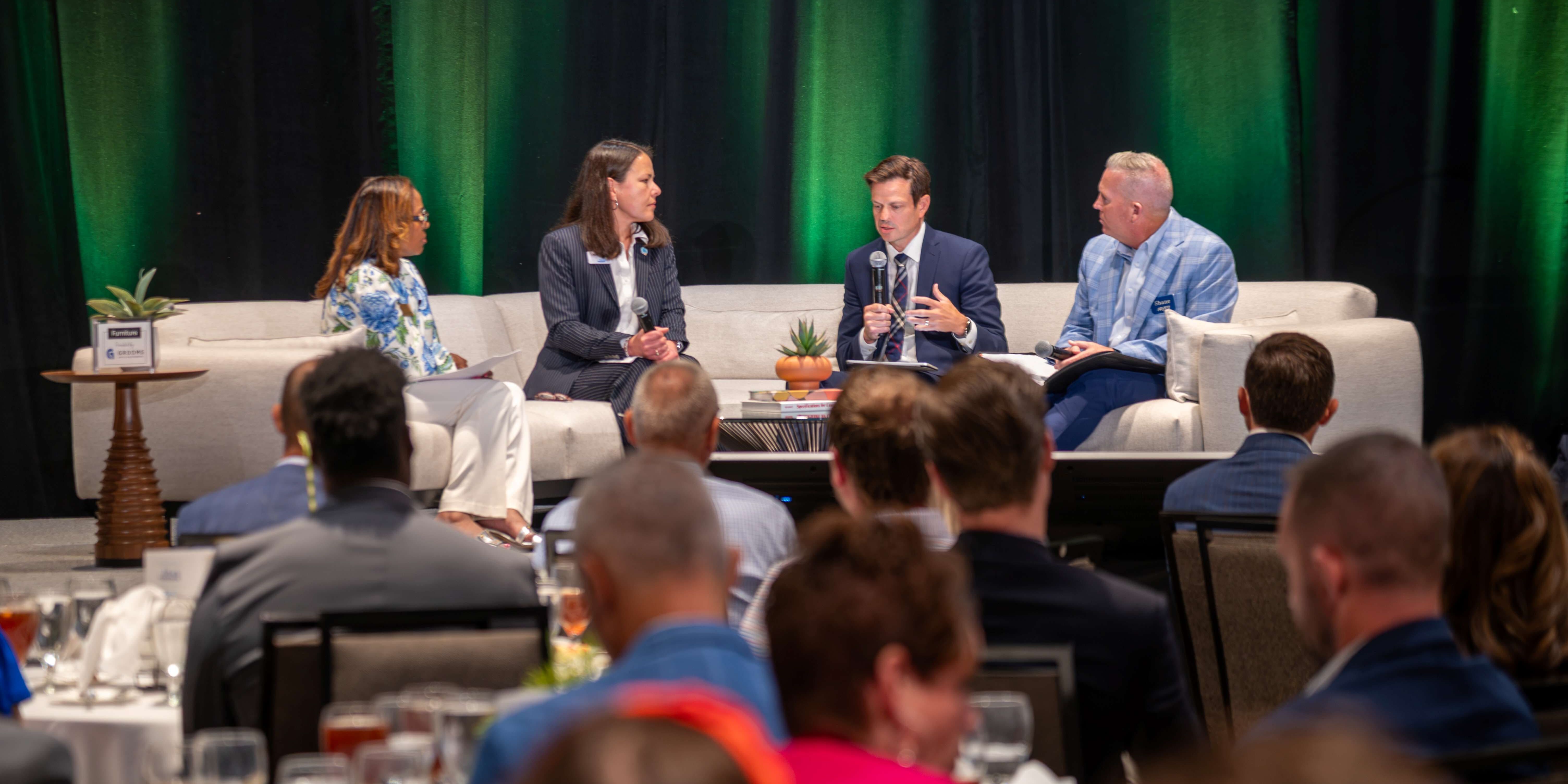 Economic Outlook_panel